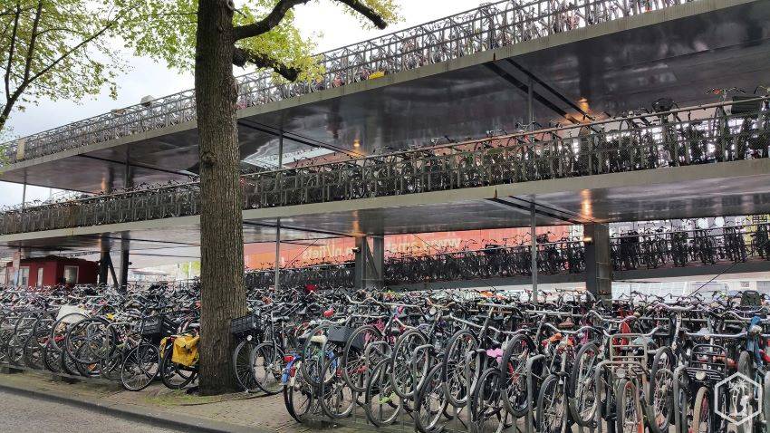 Amsterdam - parking à vélos