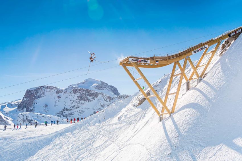 saut élastique insolite à ski - France -Tignes