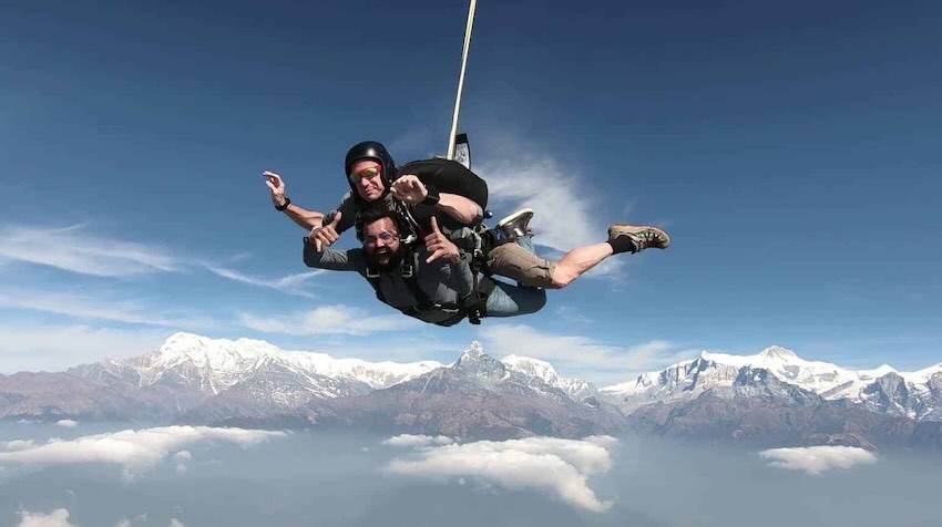 saut en parachute hélicoptère Alpes